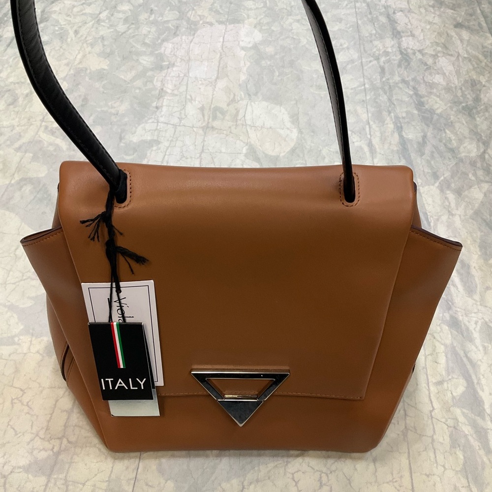Stylish Tan Leather Shoulder Bag
